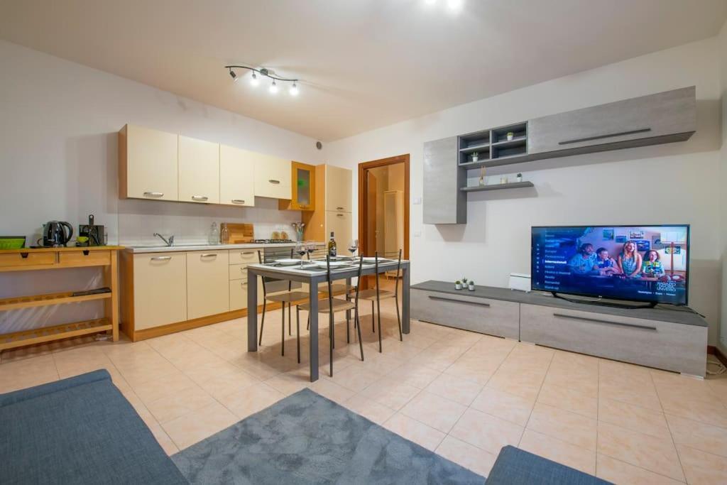 Verona - Fierhaus - Garage & Wifi ภายนอก รูปภาพ